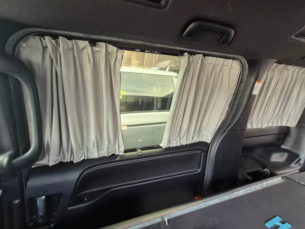 Toyota Vellfire Blinds.webp
