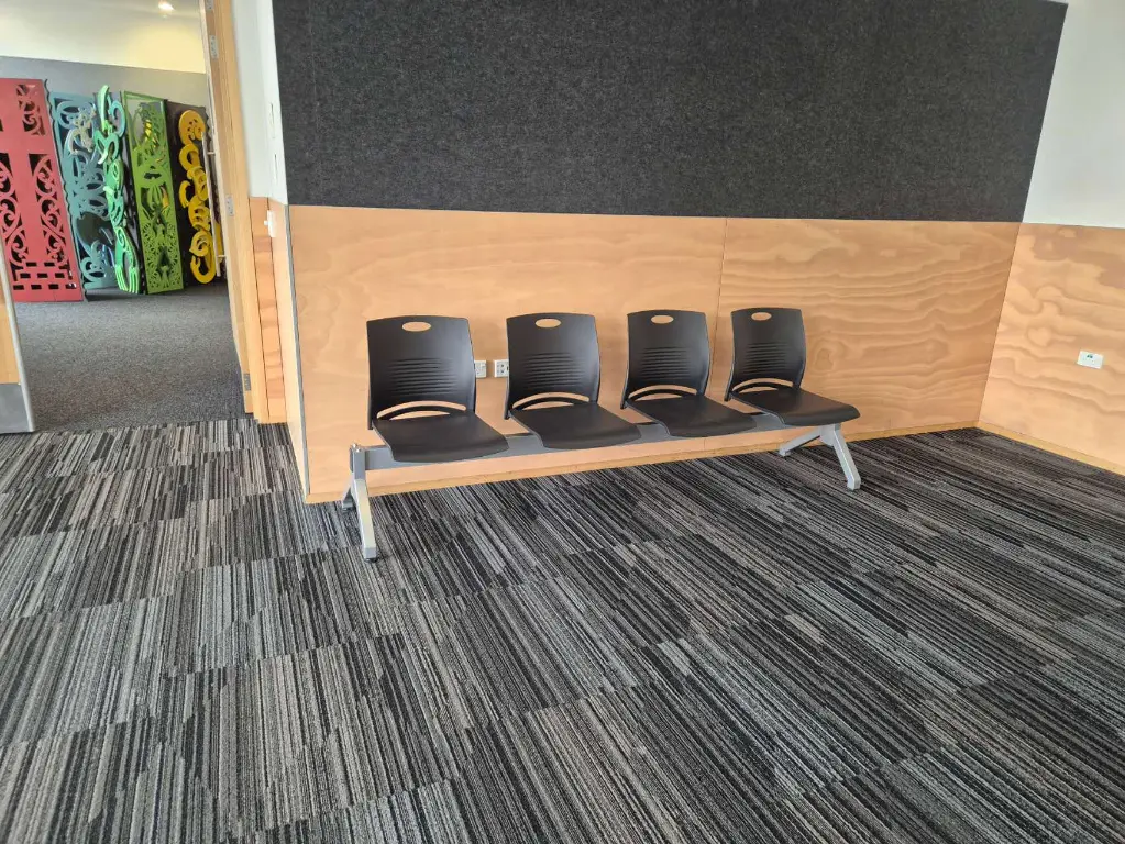 NZ Commercial-Grade Tandem Beam Seating3.webp